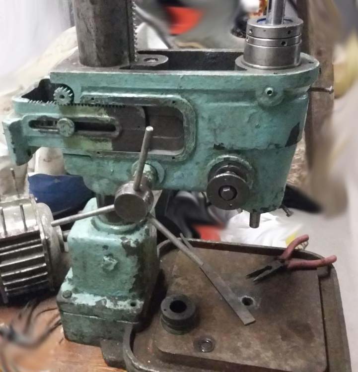 Фото свердлильного верстата С-08